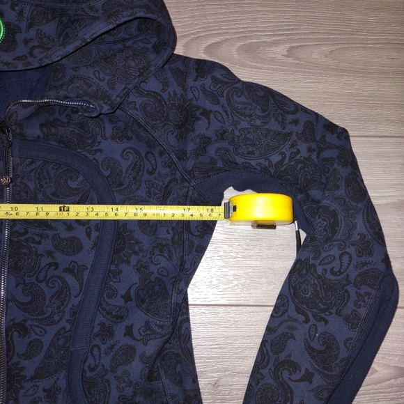 Rare Lululemon scuba hoodie - Picture 9 of 11